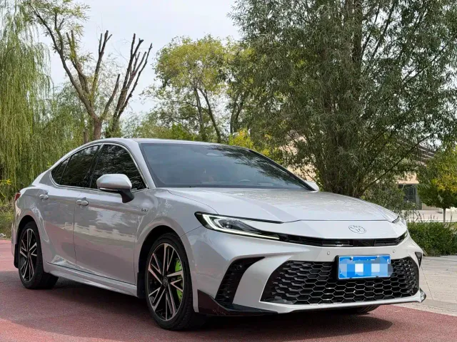 Toyota Camry — Фото автомобиля 3