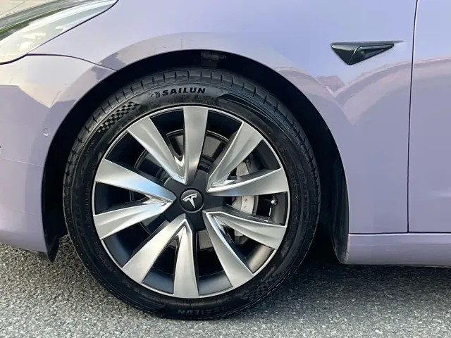 Tesla Model 3 — Фото автомобиля 20
