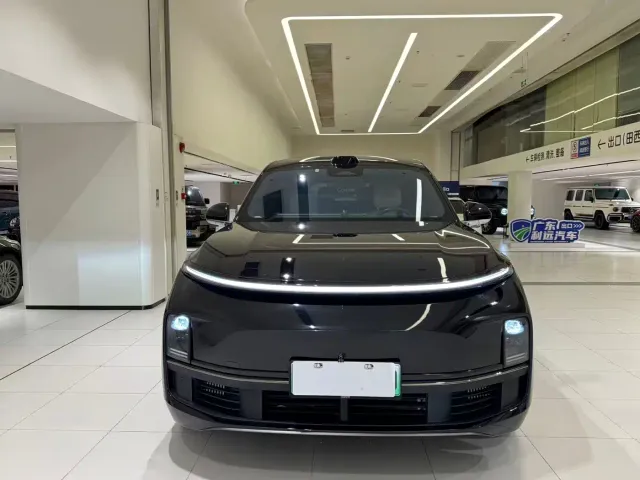 Li Auto Li Xiang L9 2024 Model Ultra — Фото автомобиля 2