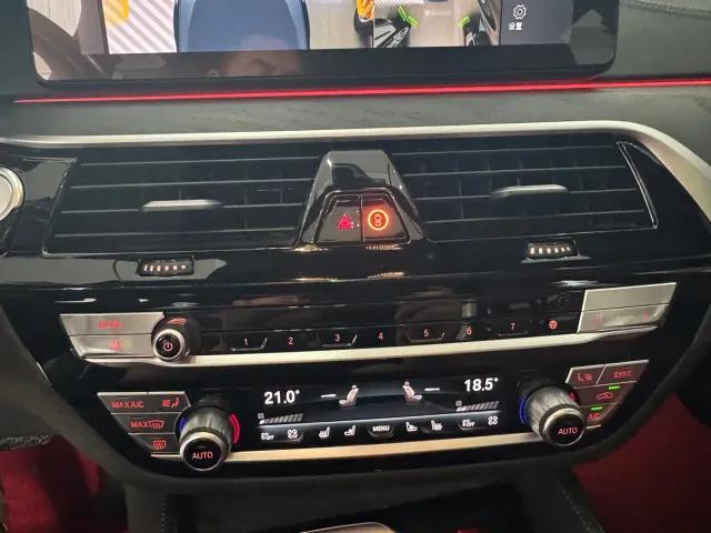 BMW 5 Series — Фото автомобиля 12