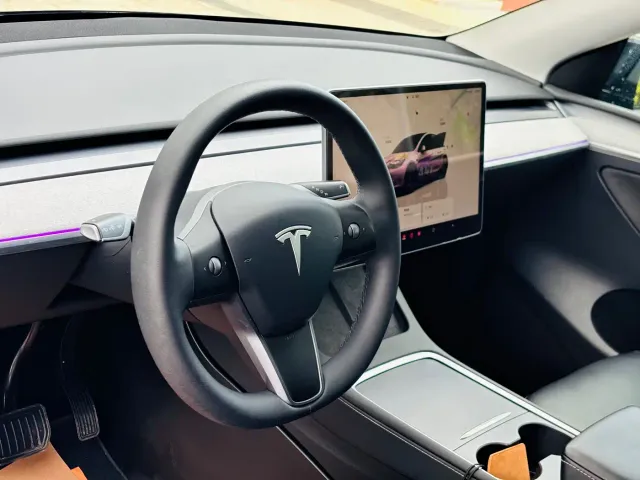 Tesla Model Y — Фото автомобиля 7