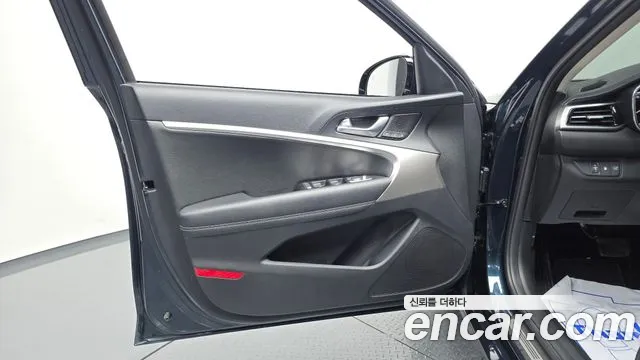 Genesis G70 The New Shooting Brake — Фото автомобиля 13