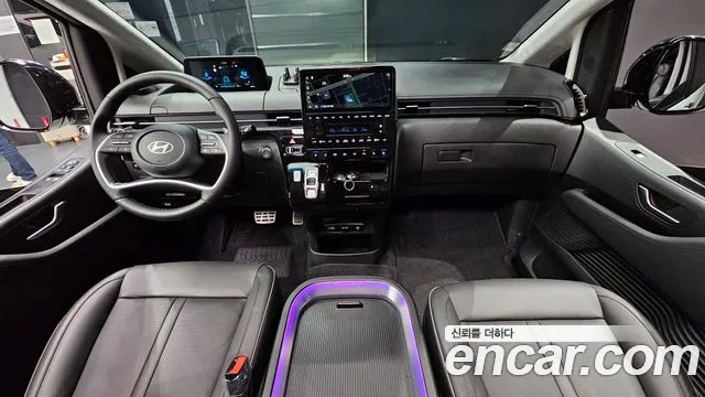 Hyundai Staria Staria 4WD Lounge 9 мест — Фото автомобиля 7
