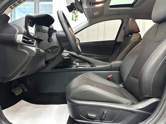 Hyundai Elantra — Фото автомобиля 8