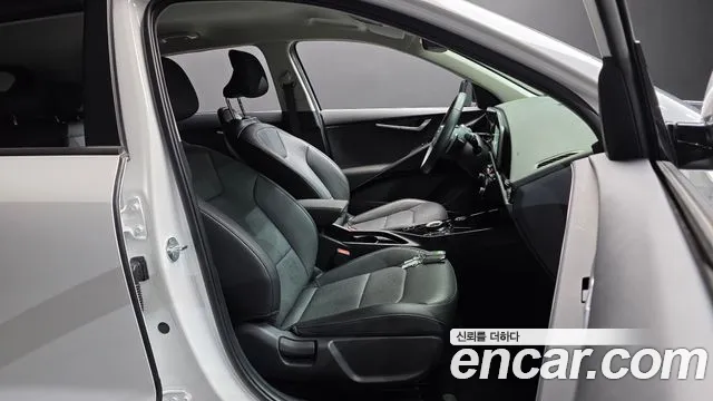Kia Niro The All New — Фото автомобиля 16