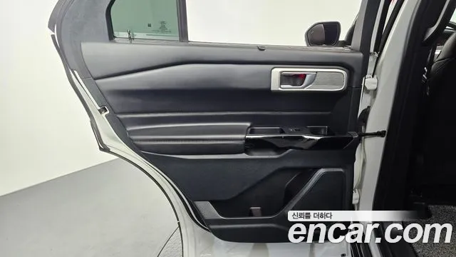 Ford Explorer Explorer 6 поколение 3.0 Platinum 4WD — Фото автомобиля 18