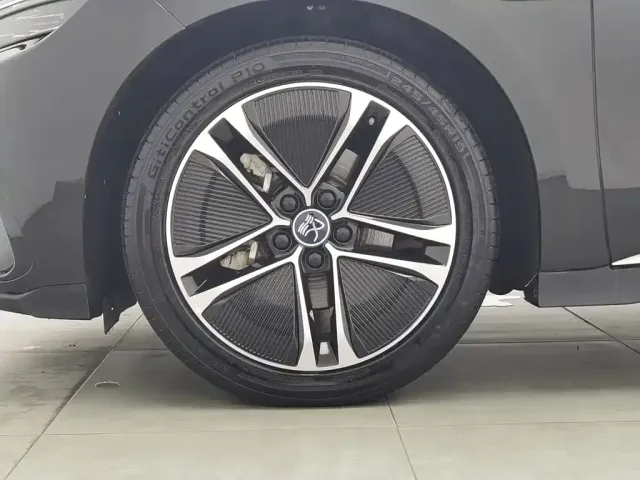 BYD Han — Фото автомобиля 17