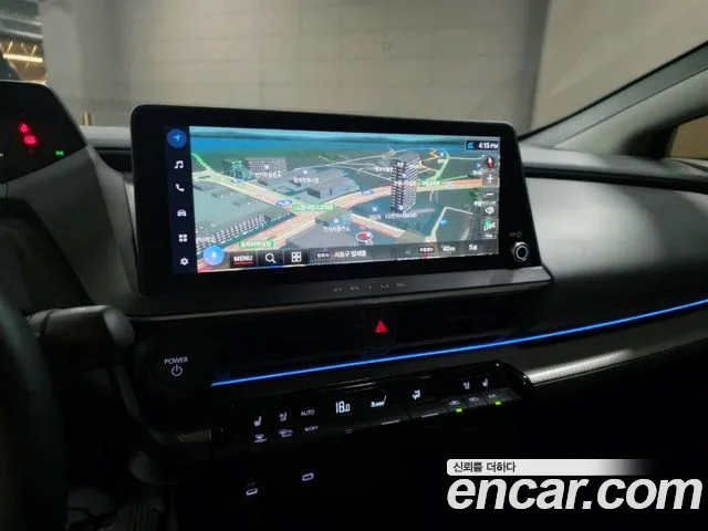 Toyota Prius Generation 5 — Фото автомобиля 14