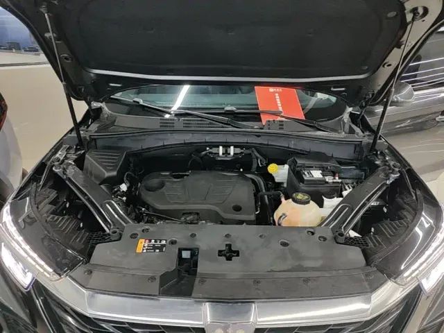 Roewe RX5 — Фото автомобиля 19
