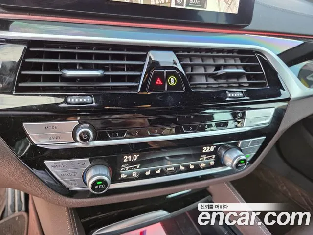 BMW 5 Series G30 — Фото автомобиля 11