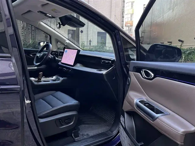 GAC Trumpchi E8 — Фото автомобиля 17