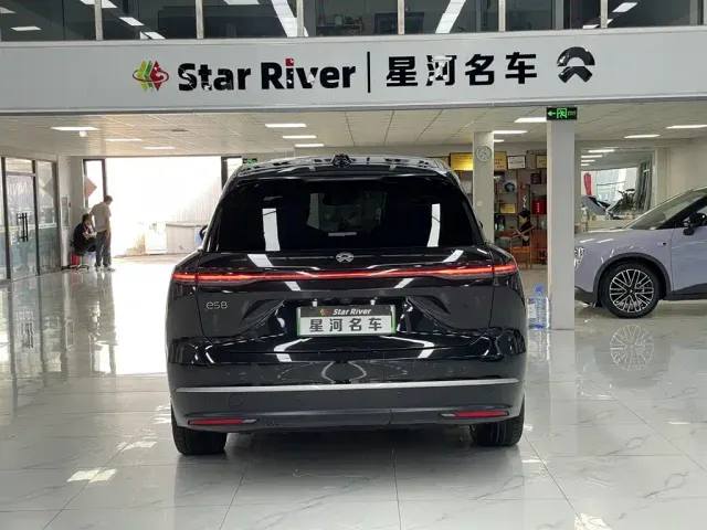 Nio ES8 — Фото автомобиля 6