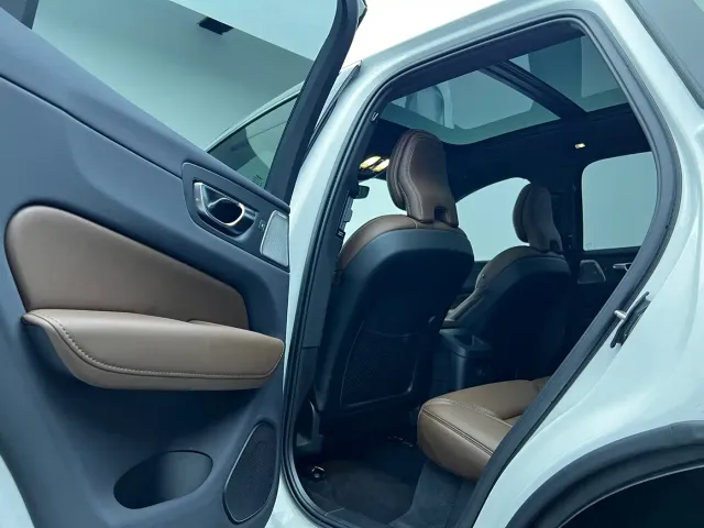 Volvo XC60 — Фото автомобиля 20