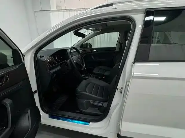 Volkswagen Tharu — Фото автомобиля 4
