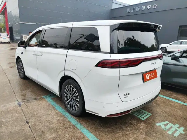 BYD Xia — Фото автомобиля 3
