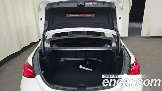 Mercedes-Benz C-Class — Фото автомобиля 20