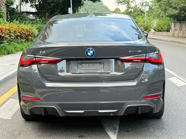 BMW i4 — Фото автомобиля 17