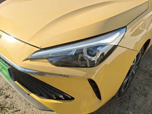 Roewe i5 — Фото автомобиля 23