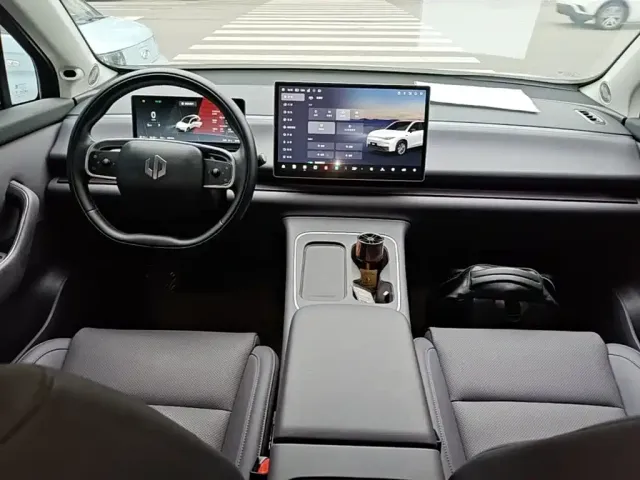 Leapmotor C10 — Фото автомобиля 9