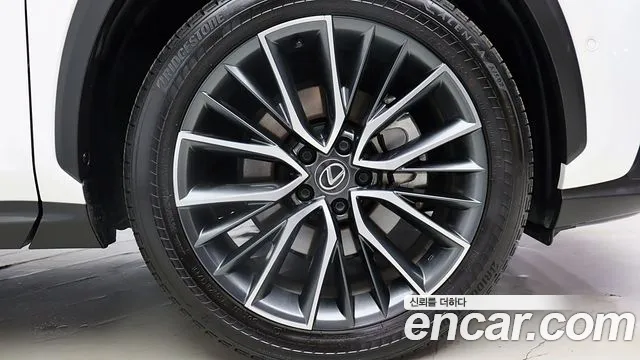 Lexus NX Generation 2 — Фото автомобиля 8