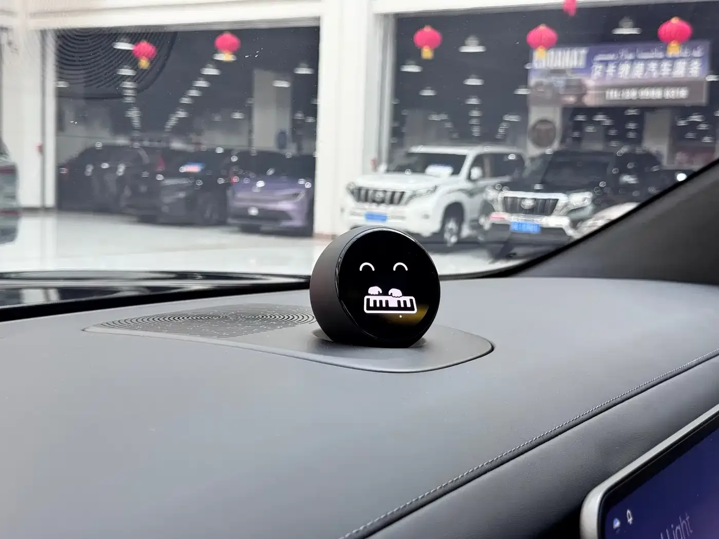 NIO NIO ES8 2025 Base Model — Фото автомобиля 10
