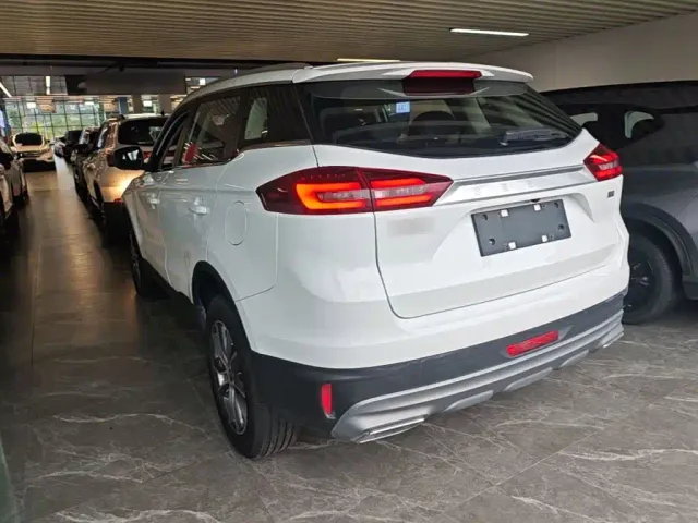 Geely Boyue — Фото автомобиля 4