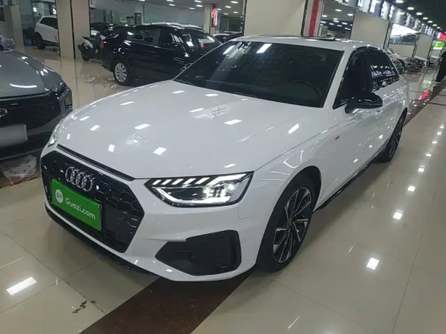 Фотография автомобиля — Audi A4L