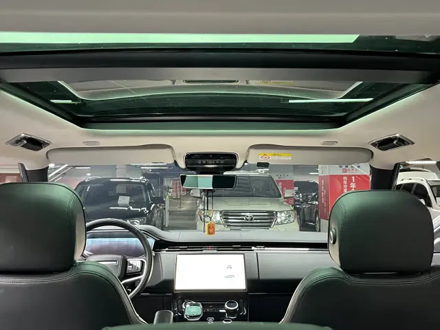 Land Rover Range Rover Sport — Фото автомобиля 28