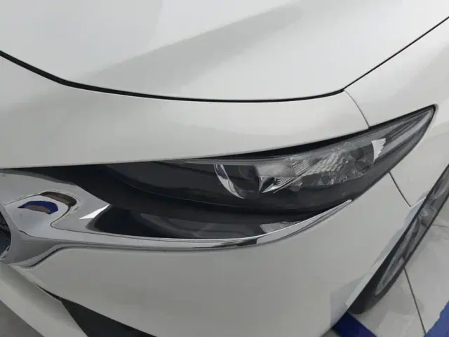 Mazda Axela — Фото автомобиля 5