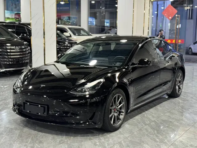 Фотография автомобиля — Tesla Model 3