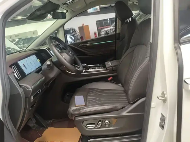 GAC Trumpchi M8 — Фото автомобиля 10