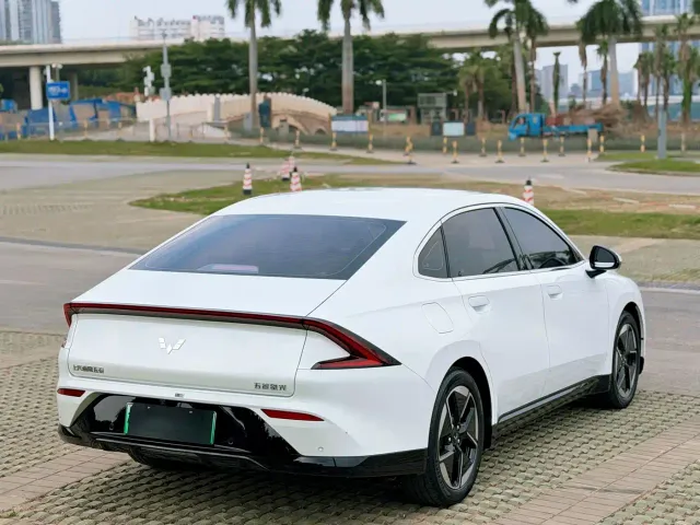Wuling Starlight — Фото автомобиля 4