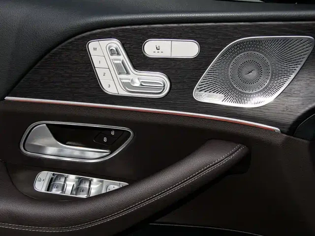 Mercedes-Benz GLE-Class — Фото автомобиля 24