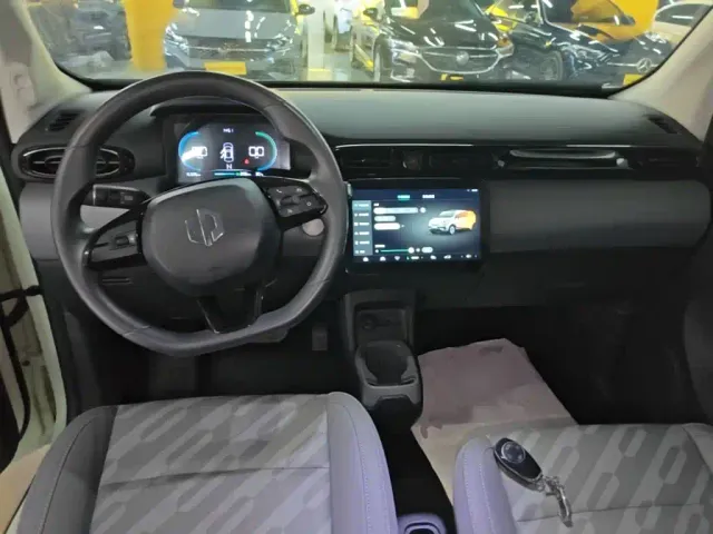 Leapmotor T03 — Фото автомобиля 9