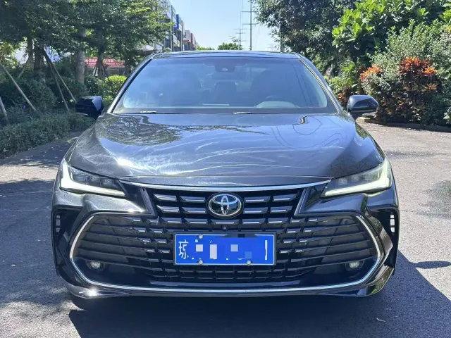 Toyota Avalon — Фото автомобиля 2