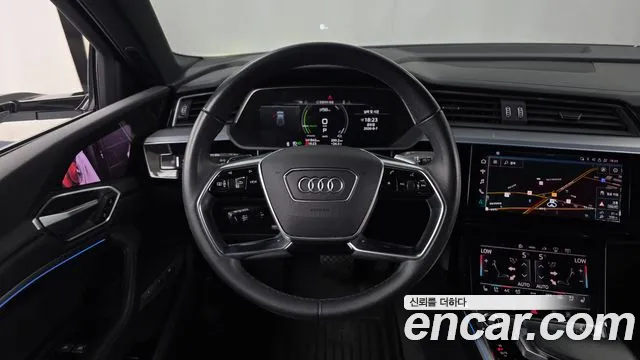 Audi e-tron — Фото автомобиля 13