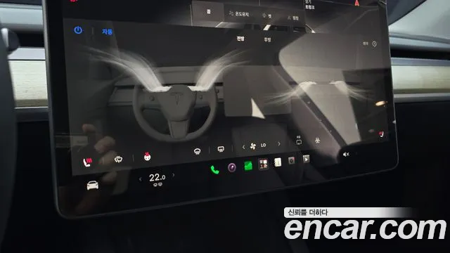 Tesla Model Y — Фото автомобиля 24