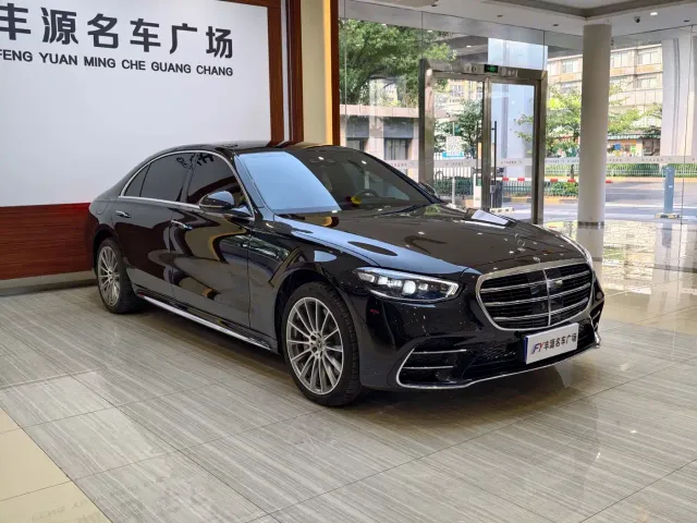 Mercedes-Benz S-Class — Фото автомобиля 3
