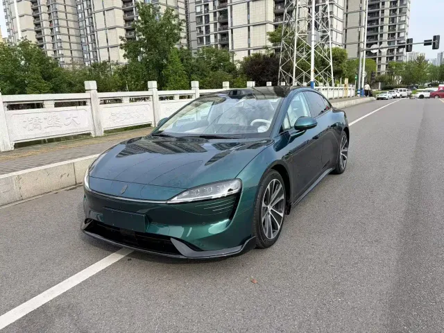Фотография автомобиля — Luxeed S7
