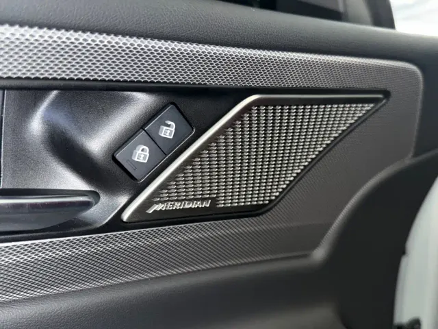Jaguar XEL — Фото автомобиля 7