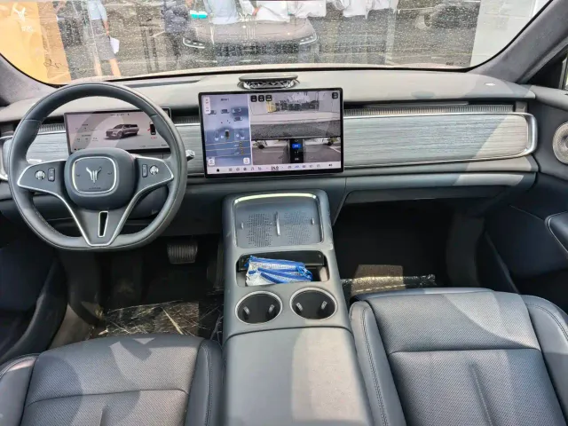 Voyah Auto Voyah Zhiyin 2025 Model 2WD Huawei Qiankun Edition — Фото автомобиля 15