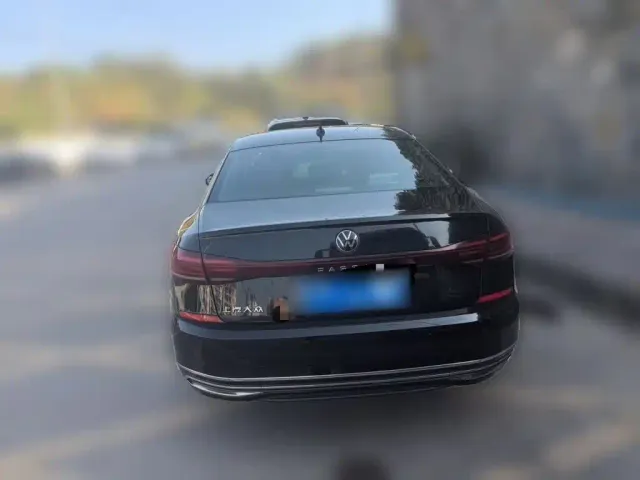 Volkswagen Passat — Фото автомобиля 3
