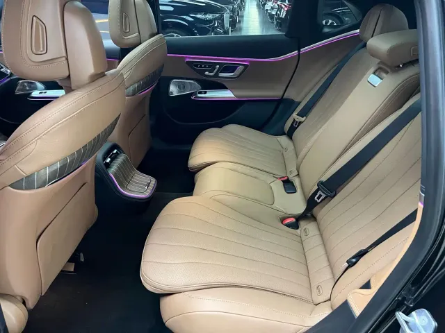 Mercedes-Benz E-Class — Фото автомобиля 10