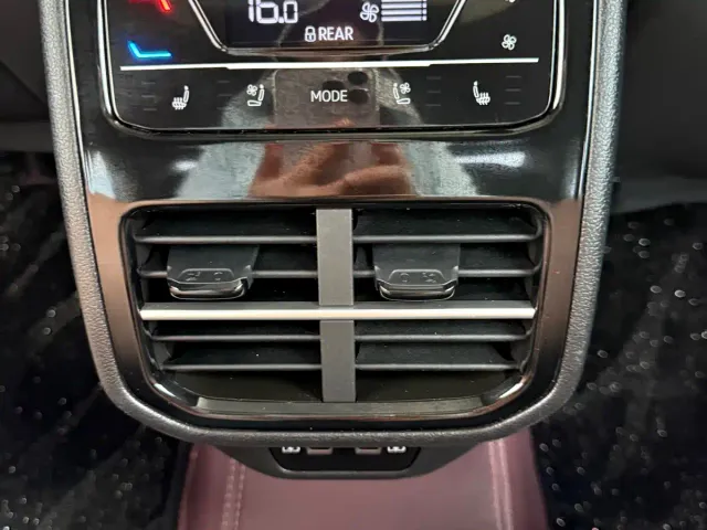 Volkswagen Passat — Фото автомобиля 12