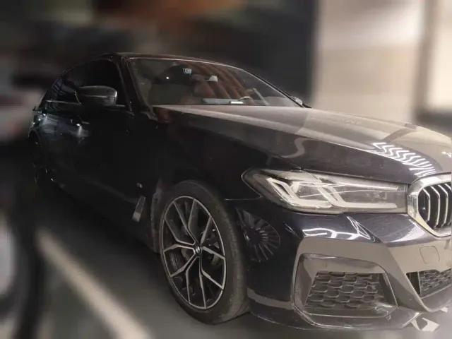 BMW 5 Series — Фото автомобиля 3