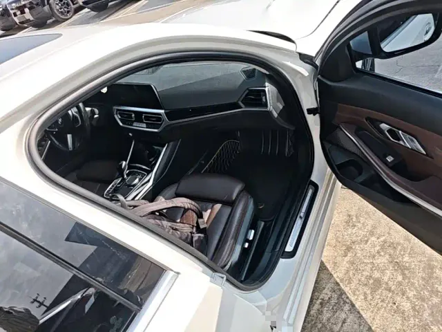 BMW 3 Series — Фото автомобиля 8