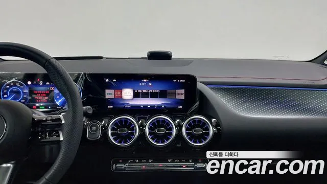 Mercedes-Benz EQA — Фото автомобиля 16