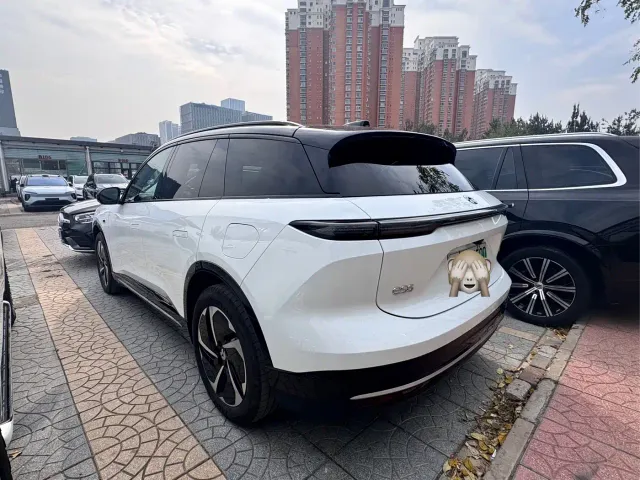 Nio ES6 — Фото автомобиля 4