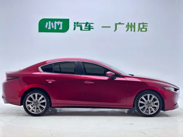 Mazda Axela — Фото автомобиля 8
