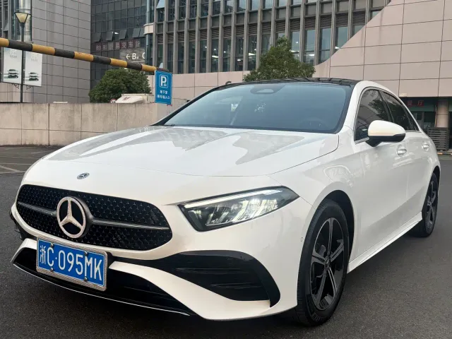 Фотография автомобиля — Mercedes-Benz A-Class